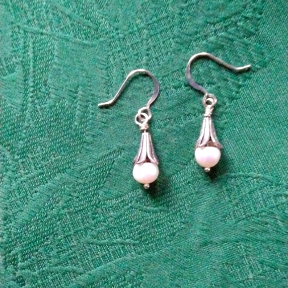 Hand Crafted Jewelry - HAND CRAFTED Pearl earrings
